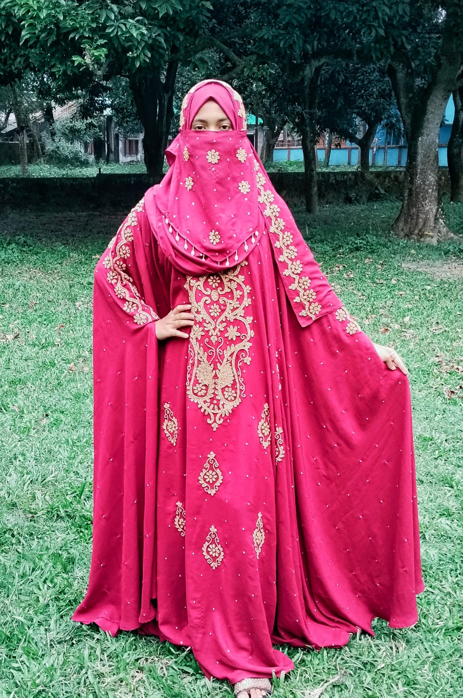 প্রি-অর্ডারে রয়াল চেরি নকশি হ্যান্ড ওয়ার্ক বোরখা | কাস্টম কালার কালেকশন - Image 4
