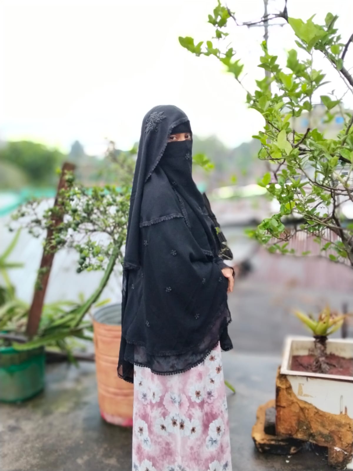 প্রিমিয়াম কালো হিজাব – শালীনতা ও সৌন্দর্যের অনন্য প্রকাশ 🖤 - Image 5