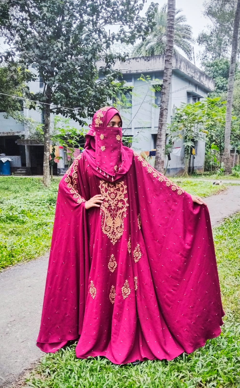 প্রি-অর্ডারে রয়াল চেরি নকশি হ্যান্ড ওয়ার্ক বোরখা | কাস্টম কালার কালেকশন - Image 3