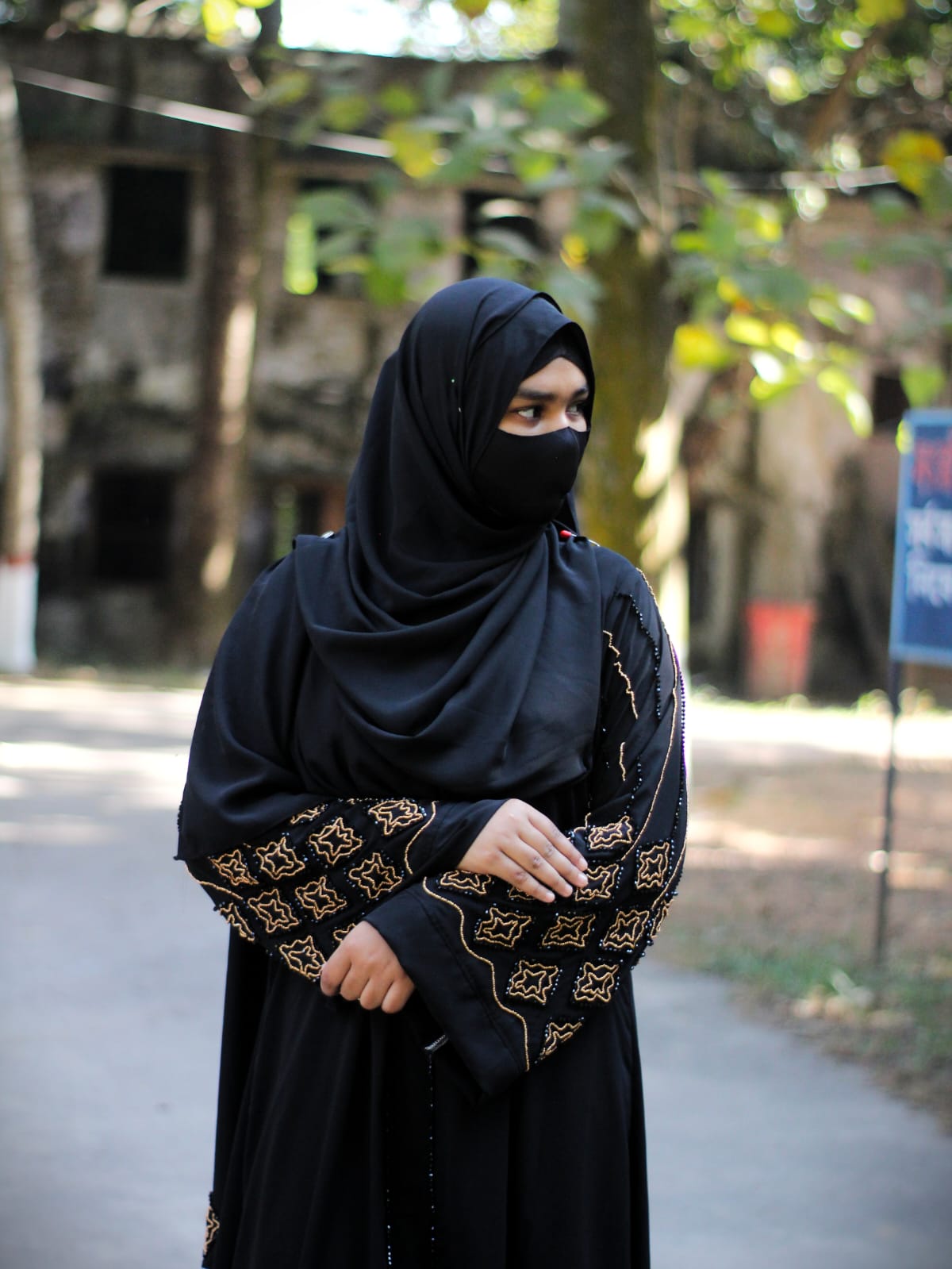 প্রি-অর্ডারে রয়াল চেরি নকশি হ্যান্ড ওয়ার্ক বোরখা | কাস্টম কালার কালেকশন - Image 6