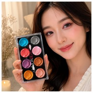 Huda Beauty 8-Color Shimmer Eyeshadow Palette‌