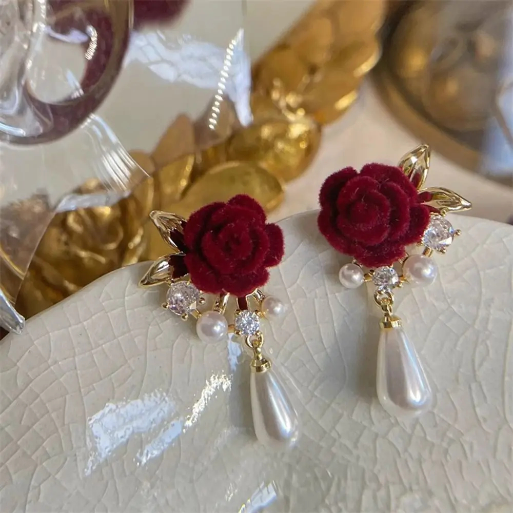 Rose Flower Retro Bridal Earrings - Image 3